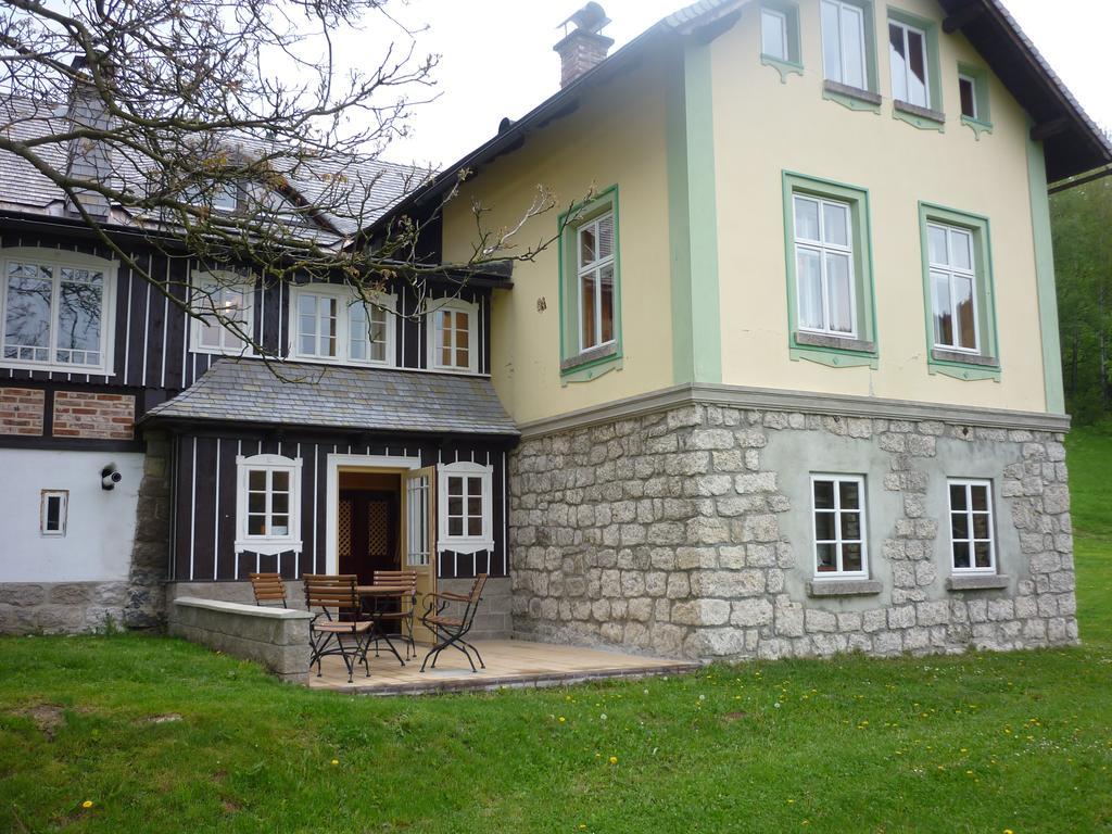Chata Hugo - 3 Retreat Apartments Tanvald Eksteriør bilde